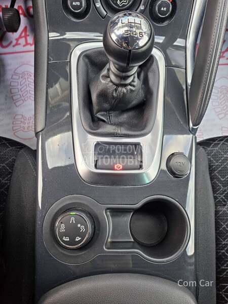 Peugeot 3008 1.6 eHDI