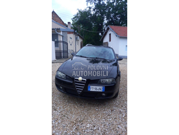 Alfa Romeo 156 Crosswagon Q4 CARINJEN