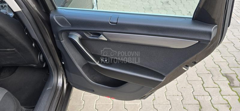 Volkswagen Passat B7 2.0TDI D.S.G/L.E.D