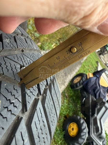 Continental 215/65 R16 Zimska