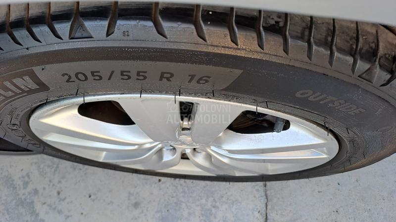 Peugeot 308 1,6 blu hdi