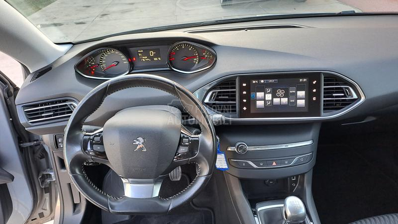 Peugeot 308 1,6 blu hdi