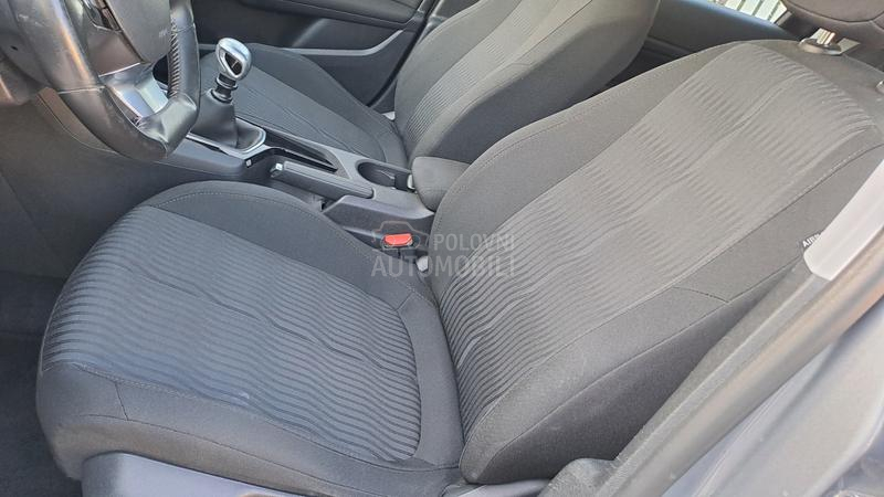 Peugeot 308 1,6 blu hdi