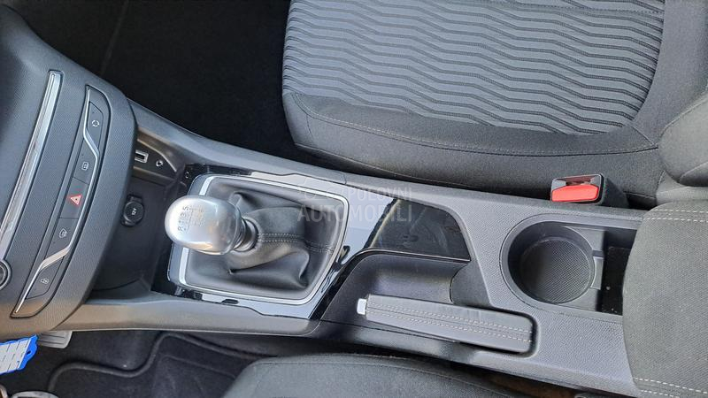 Peugeot 308 1,6 blu hdi