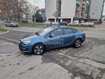 Opel Astra J 