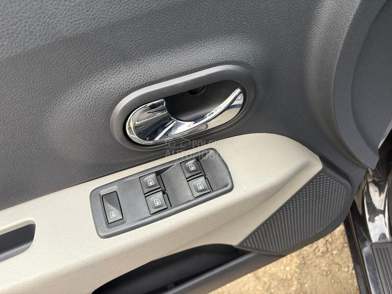 Dacia Lodgy 1.2 TCe 115 Nav.i CH