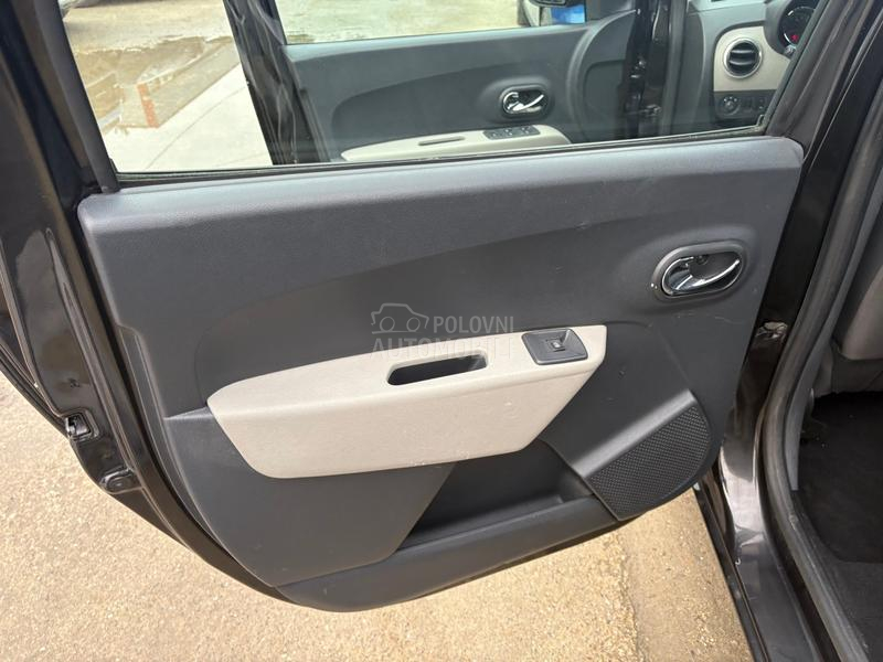 Dacia Lodgy 1.2 TCe 115 Nav.i CH