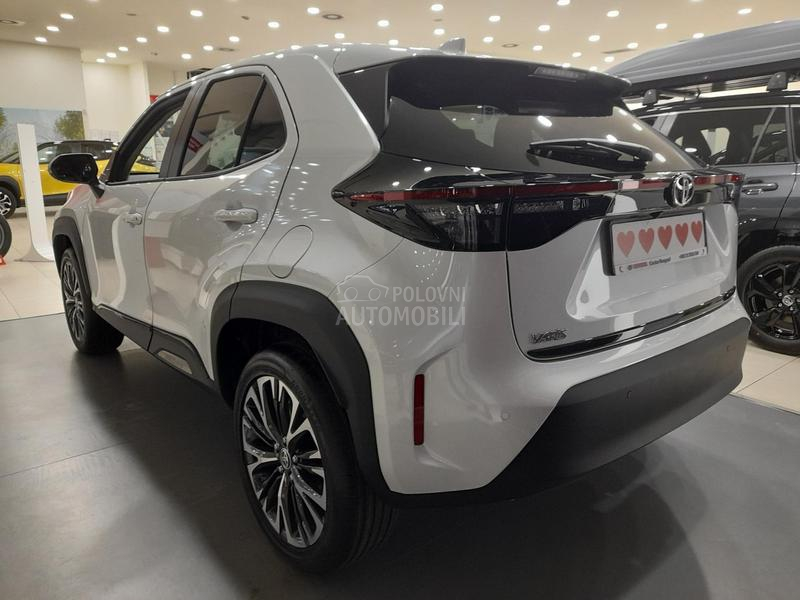 Toyota Yaris Cross Elegant