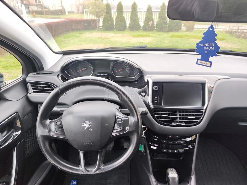 Peugeot 208 ALLURE /112 000/