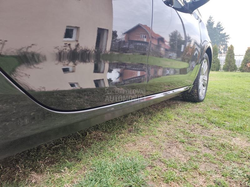 Peugeot 208 ALLURE /112 000/