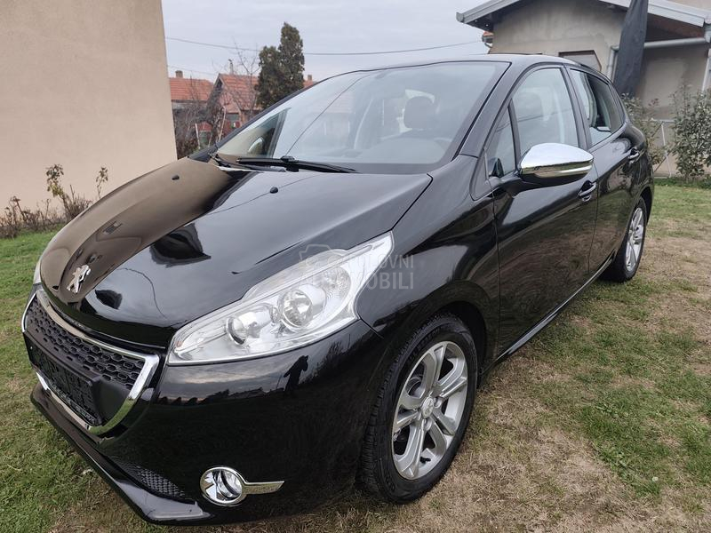Peugeot 208 ALLURE /112 000/