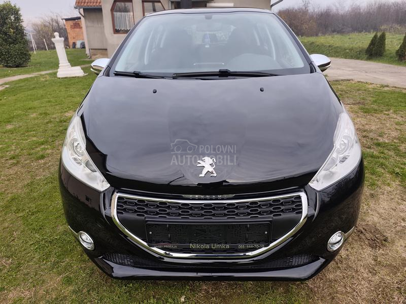 Peugeot 208 ALLURE /112 000/