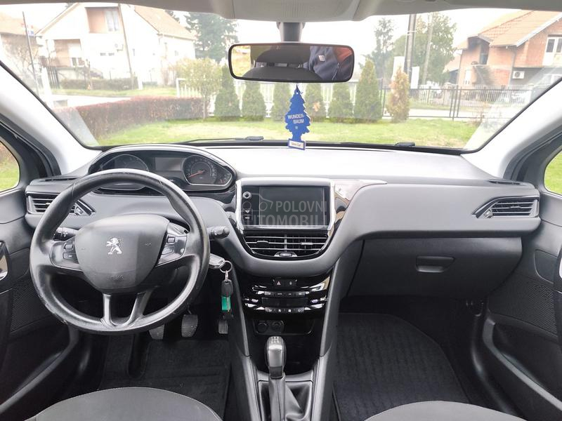 Peugeot 208 ALLURE /112 000/