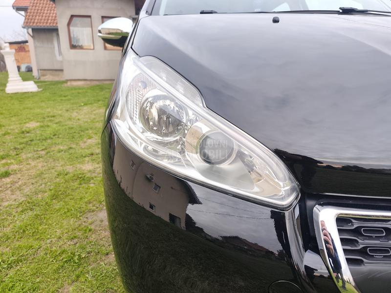 Peugeot 208 ALLURE /112 000/