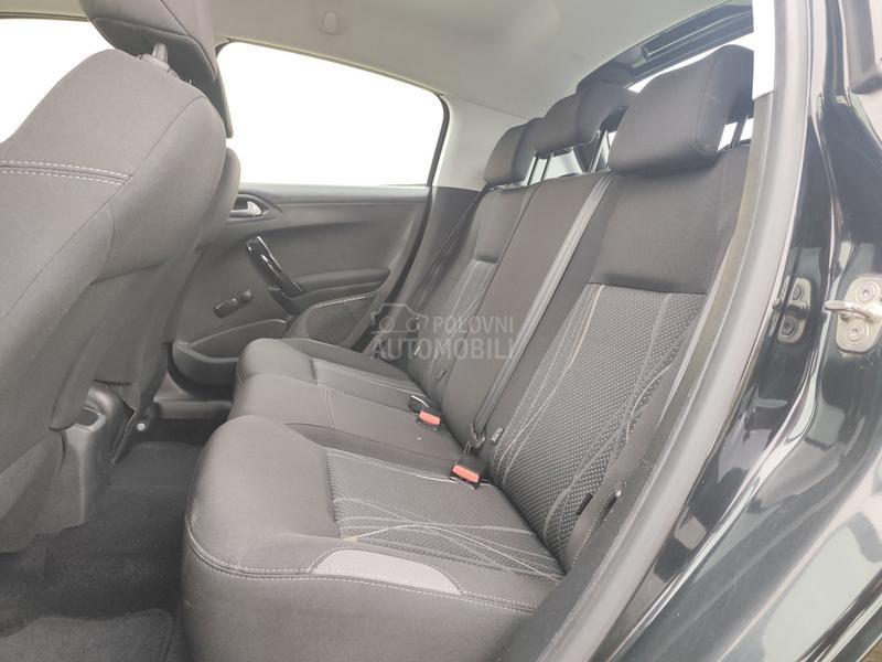 Peugeot 208 ALLURE /112 000/