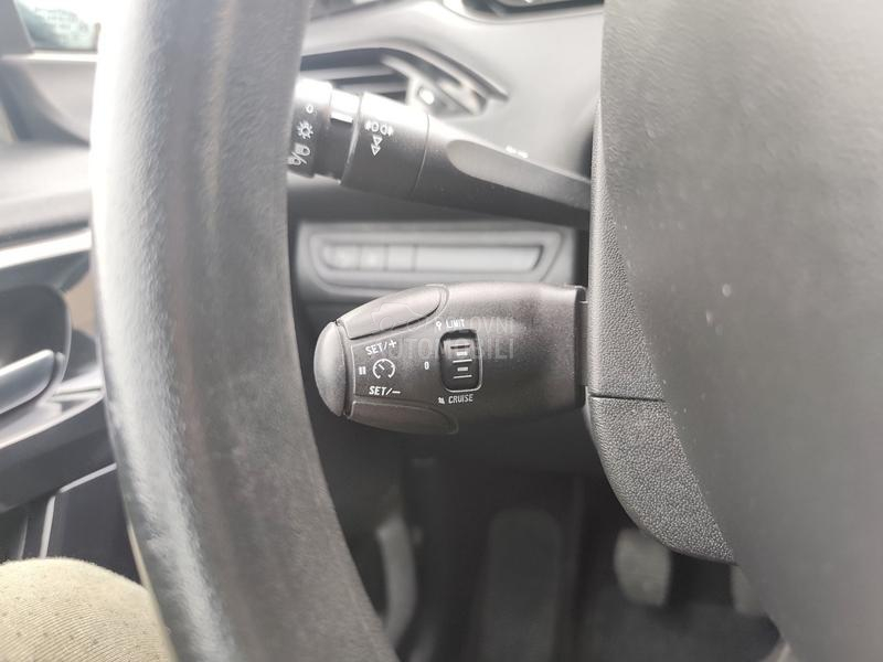 Peugeot 208 ALLURE /112 000/