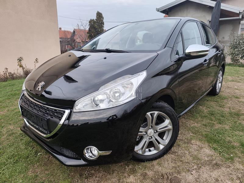 Peugeot 208 ALLURE /112 000/