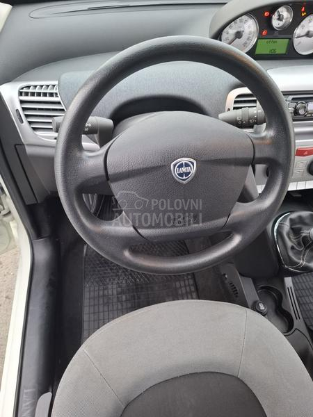 Lancia Ypsilon 