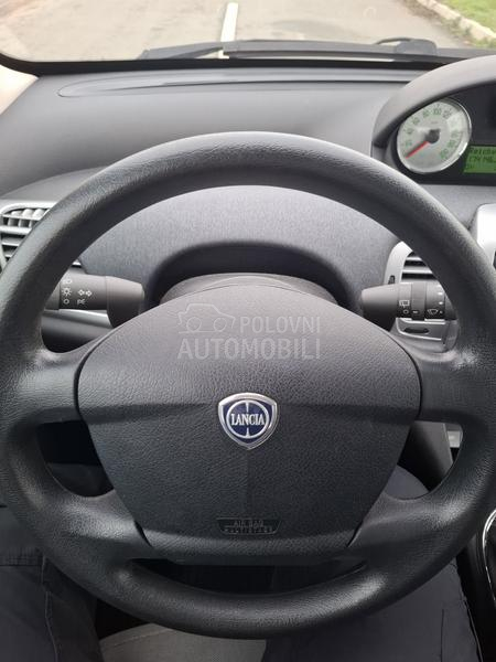 Lancia Ypsilon 
