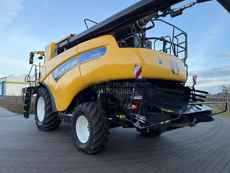 New Holland CR 8.90