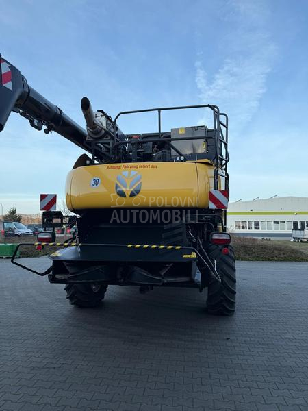 New Holland CR 8.90