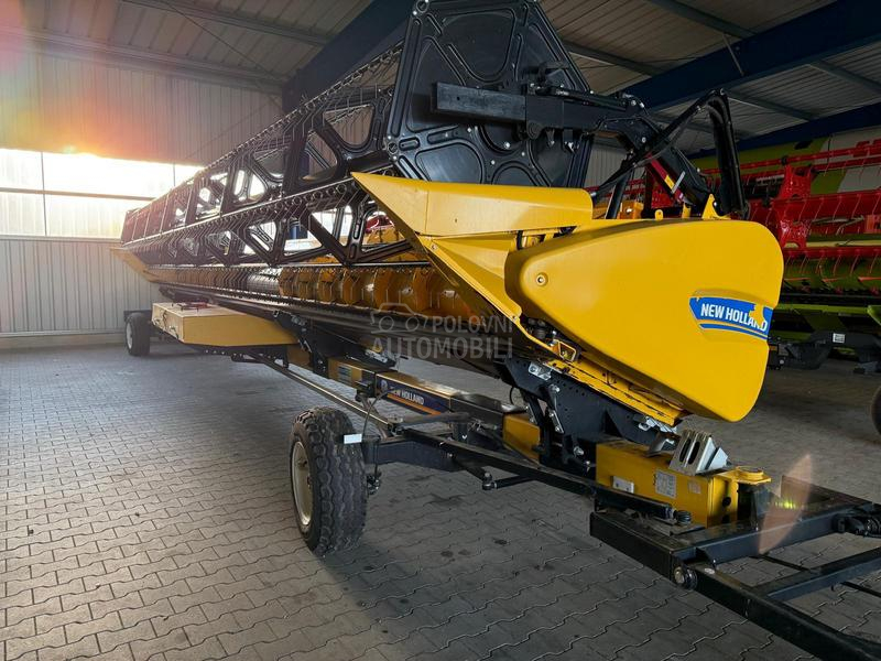 New Holland CR 8.90