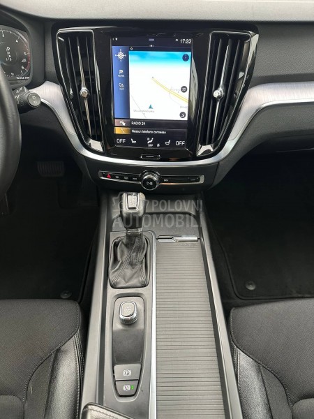 Volvo V60 2.0D MOMENTUM