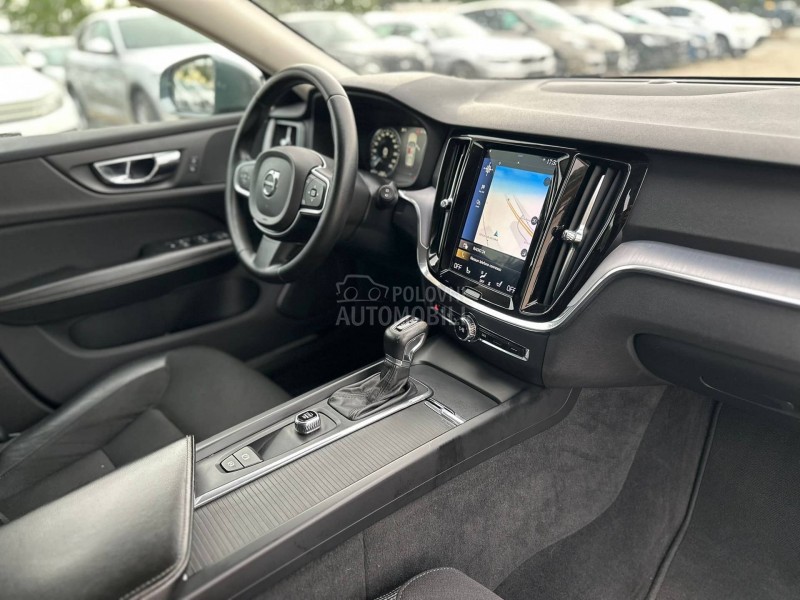 Volvo V60 2.0D MOMENTUM
