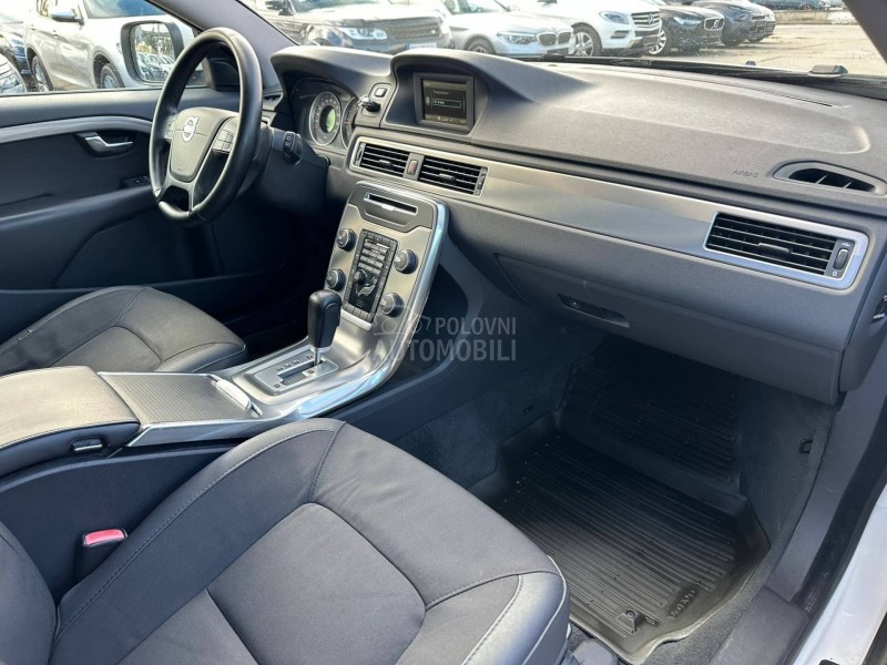 Volvo XC70 2.0D3 MOMENTUM N0V