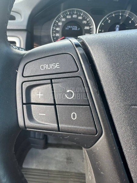 Volvo XC70 2.0D3 MOMENTUM N0V