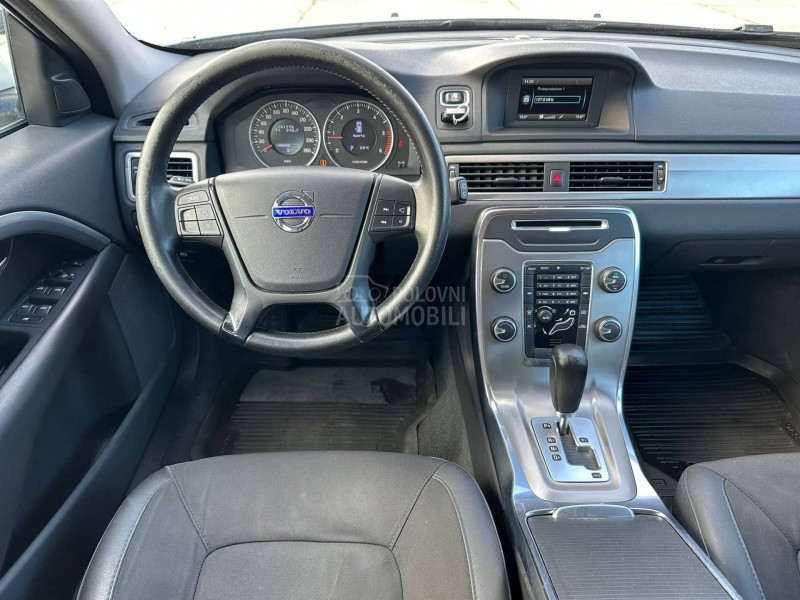 Volvo XC70 2.0D3 MOMENTUM N0V