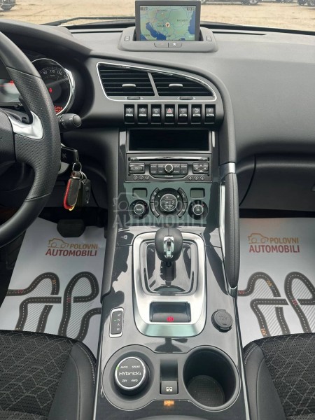 Peugeot 3008 2.0HDI HYBRID4 N O V