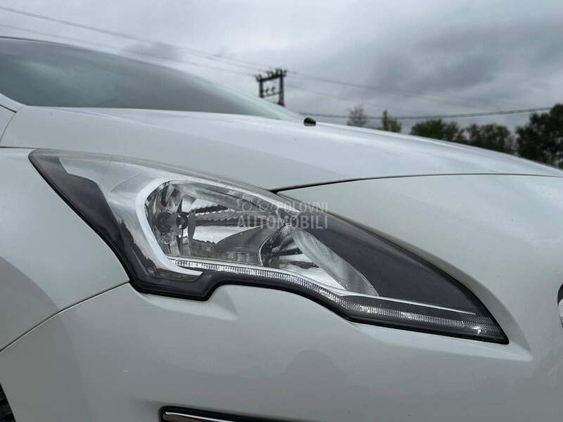 Peugeot 3008 2.0HDI HYBRID4 N O V