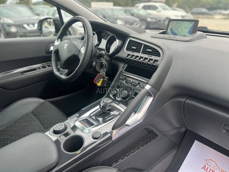 Peugeot 3008 2.0HDI HYBRID4 N O V