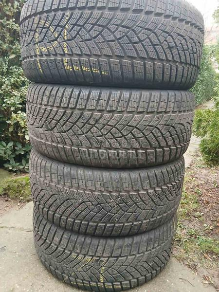 Goodyear 225/40 R18 Zimska