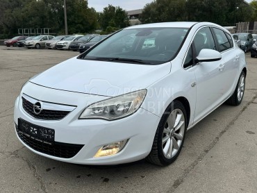 Opel Astra J 1.7CDTI COSMO SPORT