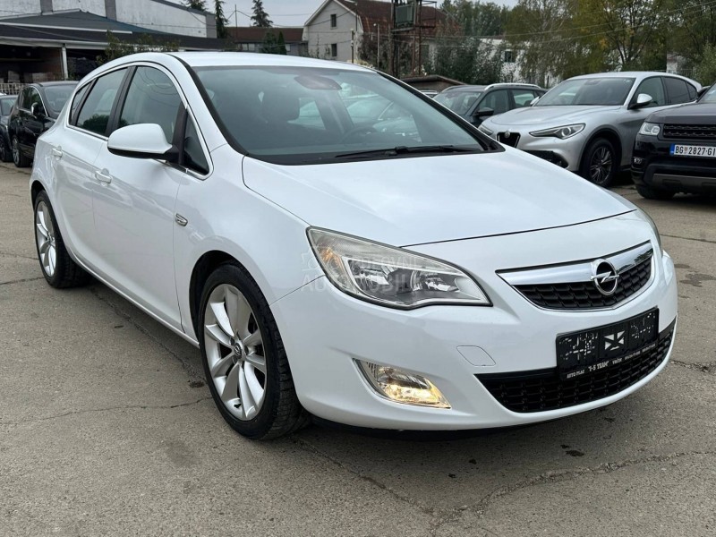 Opel Astra J 1.7CDTI COSMO SPORT