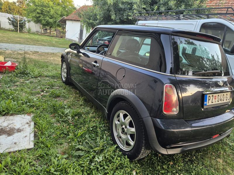 MINI Cooper 