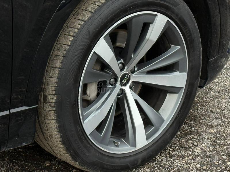 Audi Q8 3XSLINE BLACK EDT