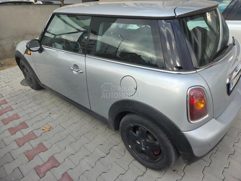 MINI One 