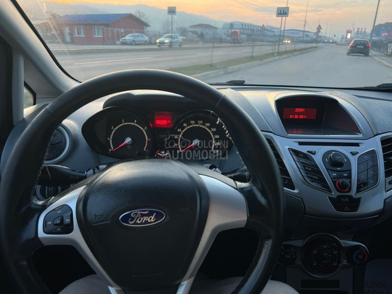 Ford Fiesta 1.4 /TITANIUM/ CH/