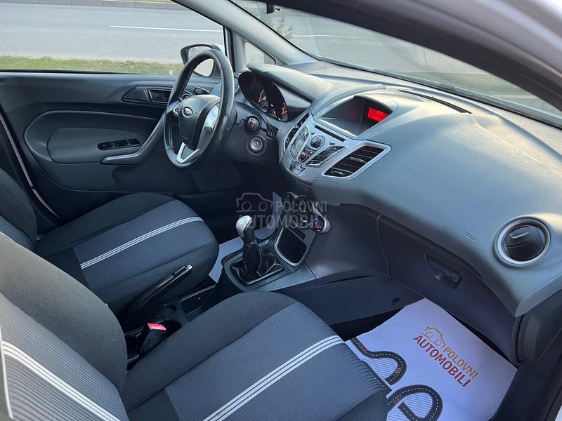 Ford Fiesta 1.4 /TITANIUM/ CH/