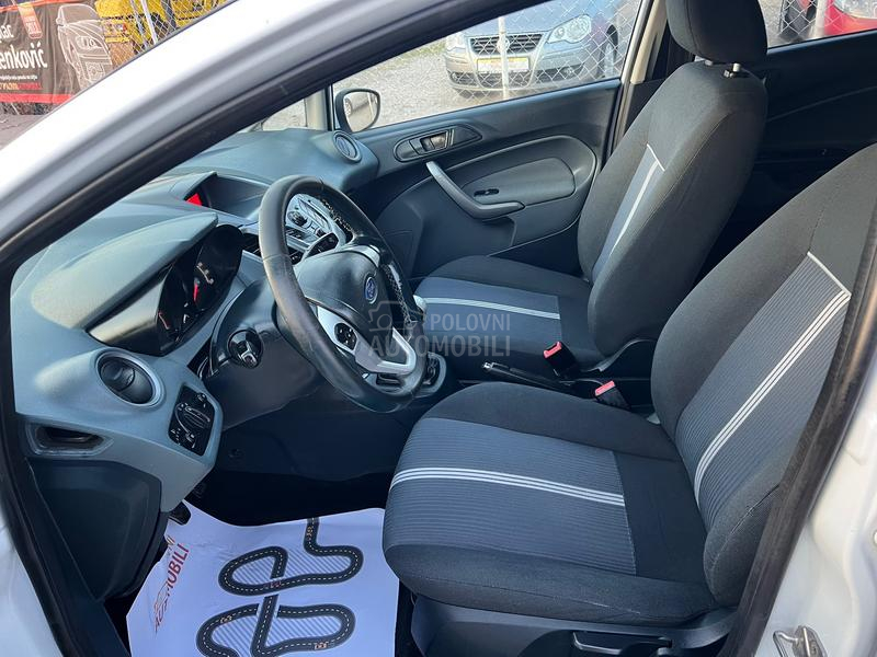 Ford Fiesta 1.4 /TITANIUM/ CH/
