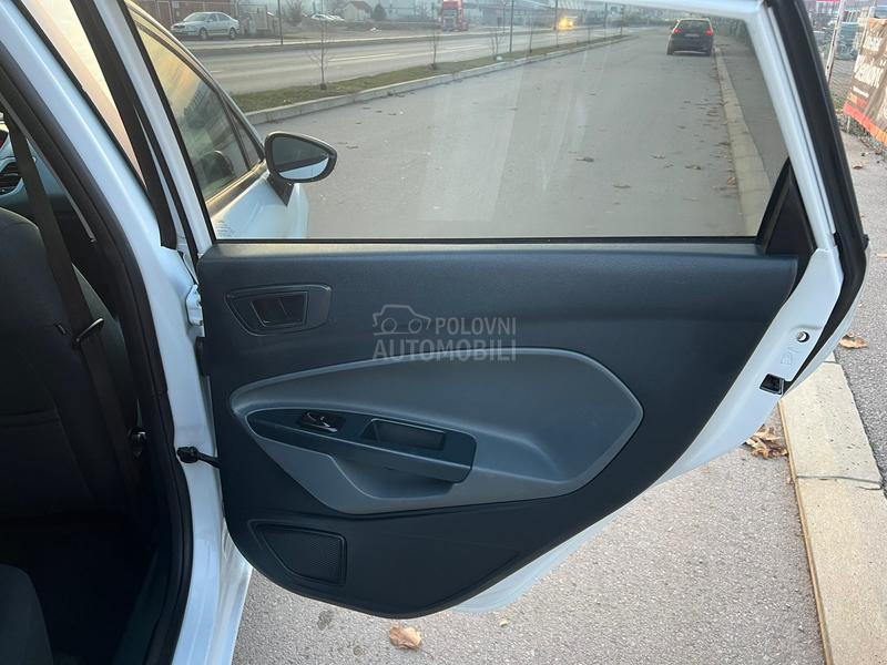 Ford Fiesta 1.4 /TITANIUM/ CH/