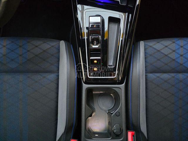 Volkswagen Golf 8 R 4Motion Pano HuD