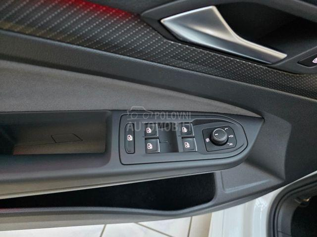 Volkswagen Golf 8 R 4Motion Pano HuD