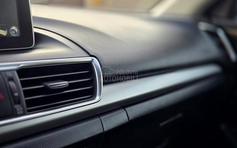 Mazda 3 G-120, BOSE, CH