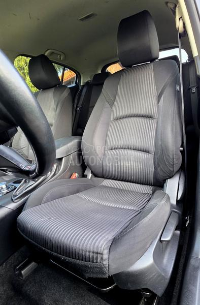 Mazda 3 G-120, BOSE, CH