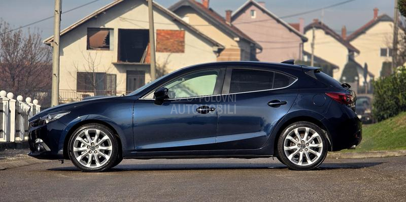 Mazda 3 G-120, BOSE, CH