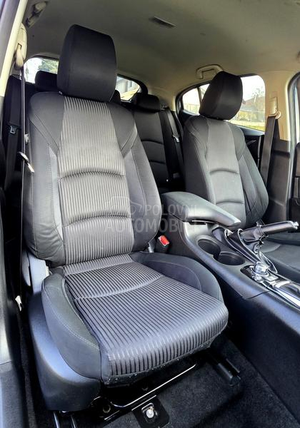 Mazda 3 G-120, BOSE, CH